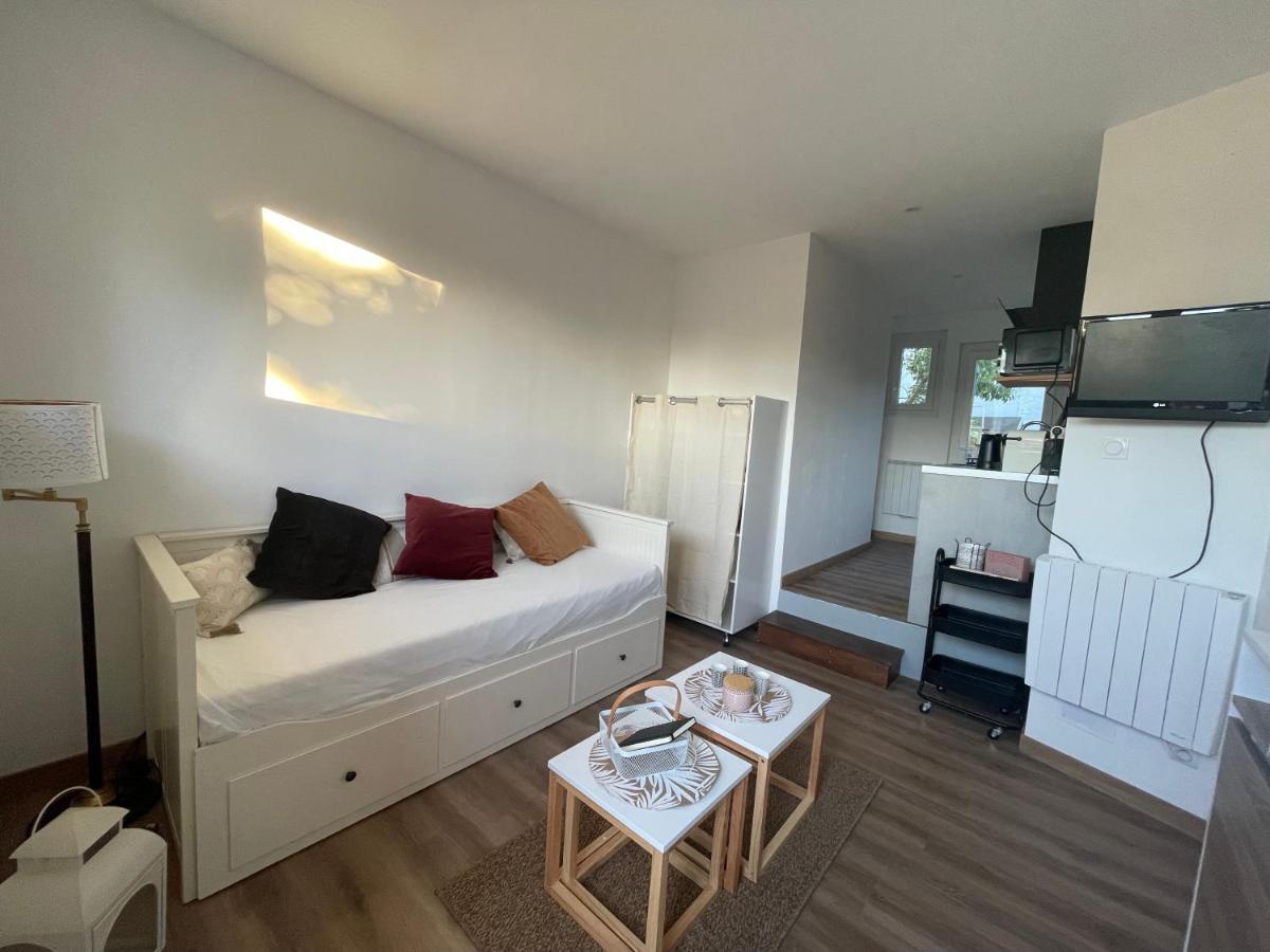 Studio Sur Castelginest Extérieur photo